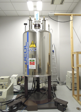 有機化合物の分子構造解析や分子の運動状態の測定
